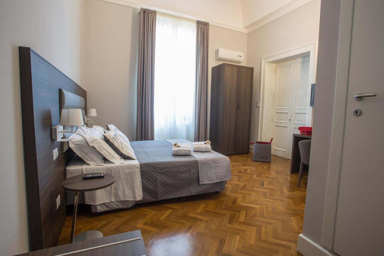 Bed and Breakfast Re Vittorio De Luxe Мессіна Екстер'єр фото